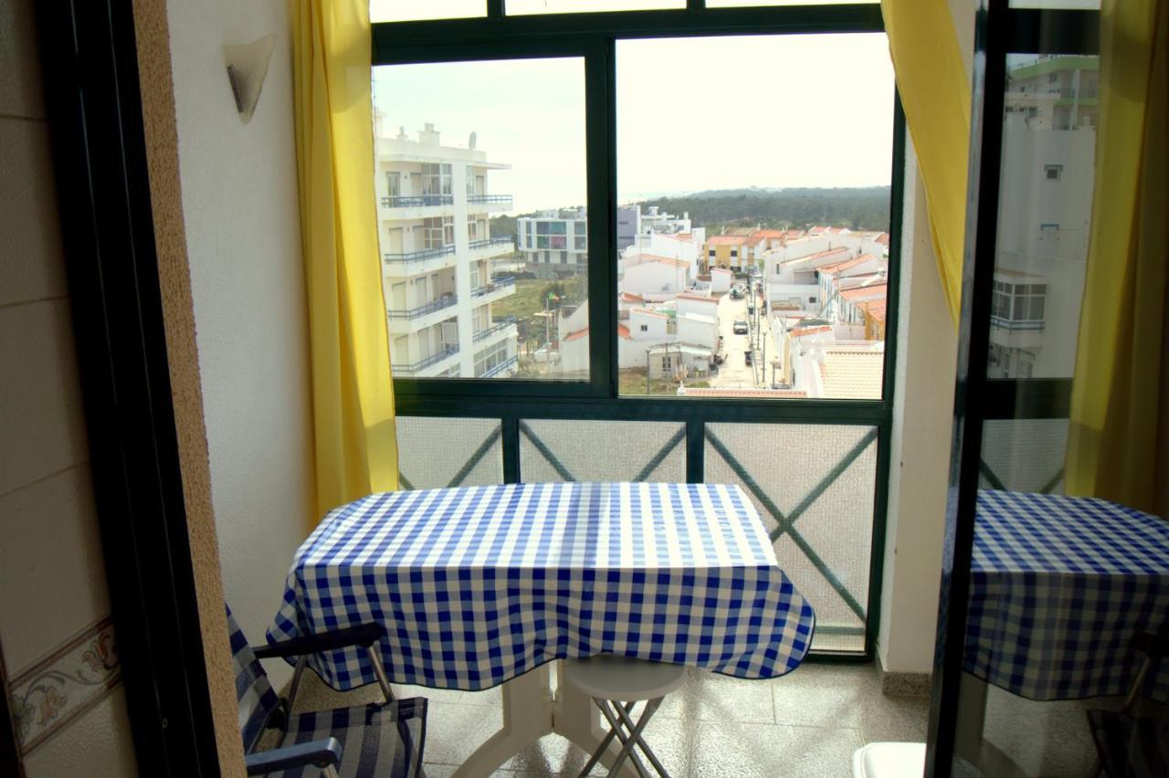 T1 Com Vista Mar Na Praia De Monte Gordo Exteriör bild
